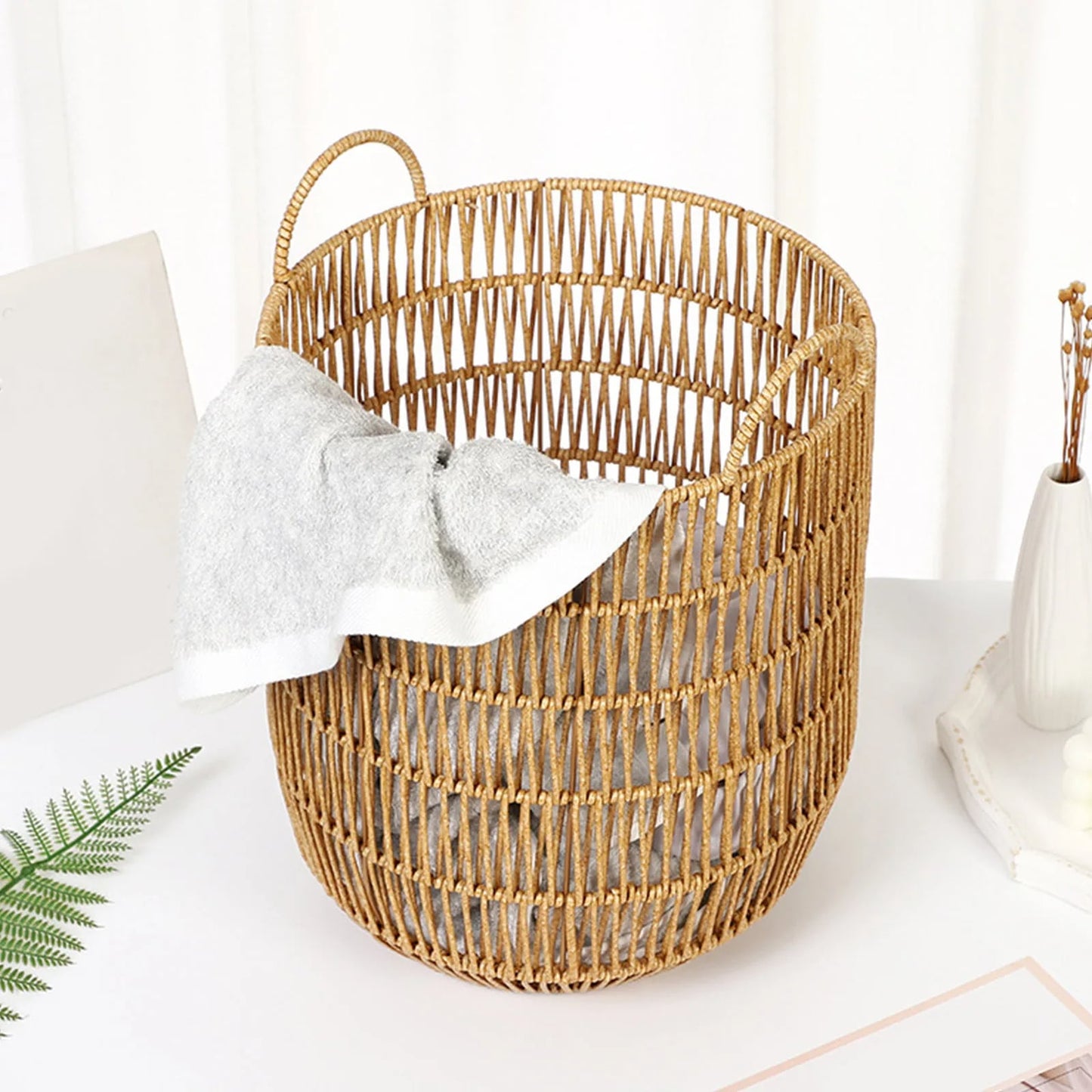 Panier à linge effet rotin élégant et raffiné
