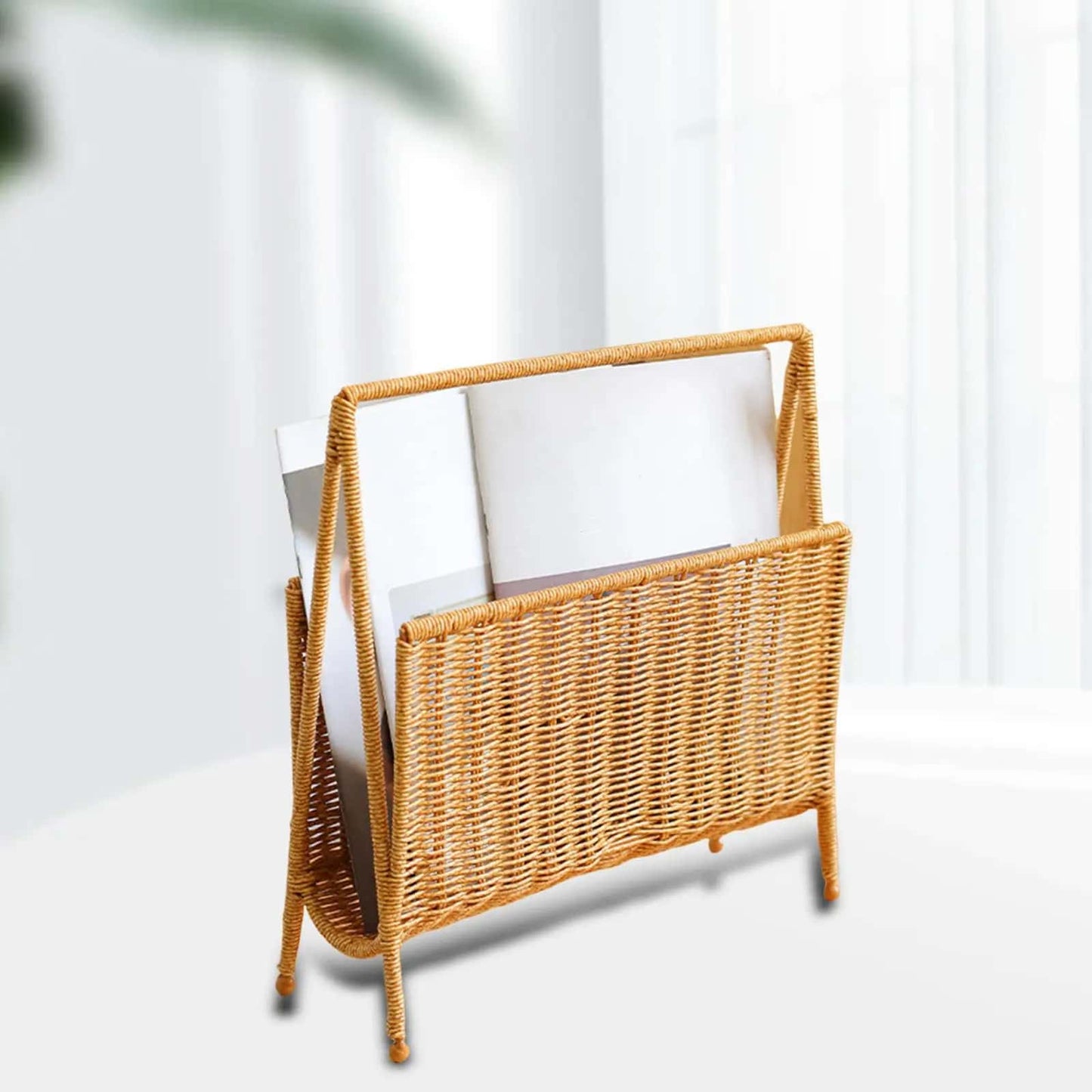 Porte revue rotin polyvalent avec pieds
