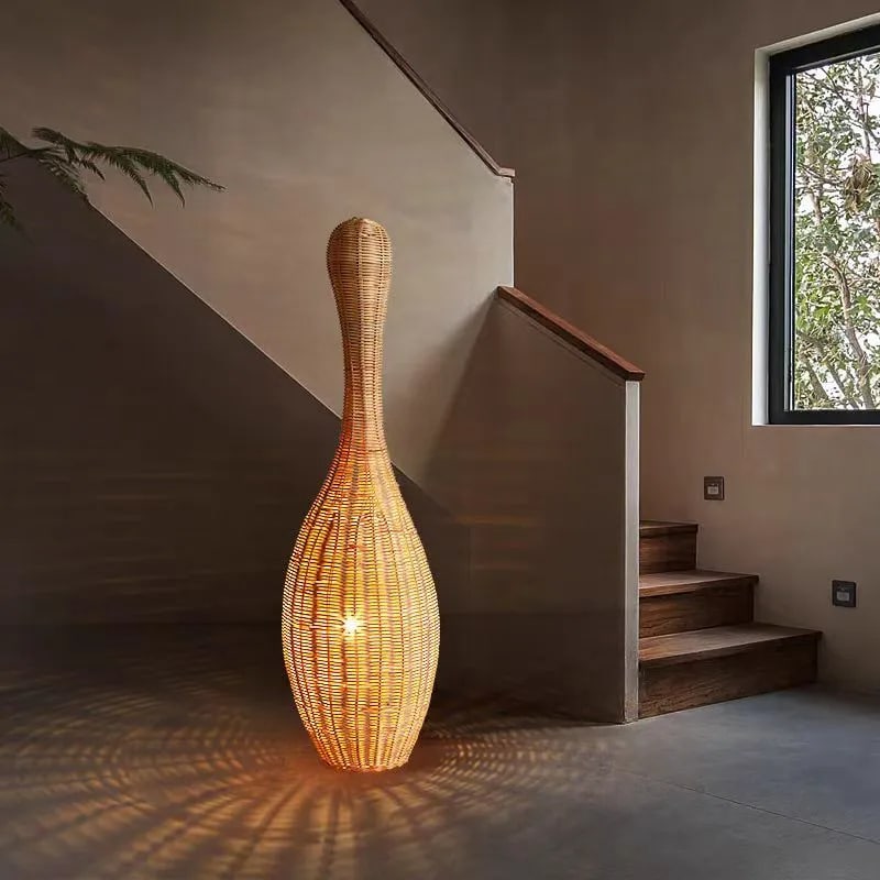 Lampadaire rotin créatif en forme de quille