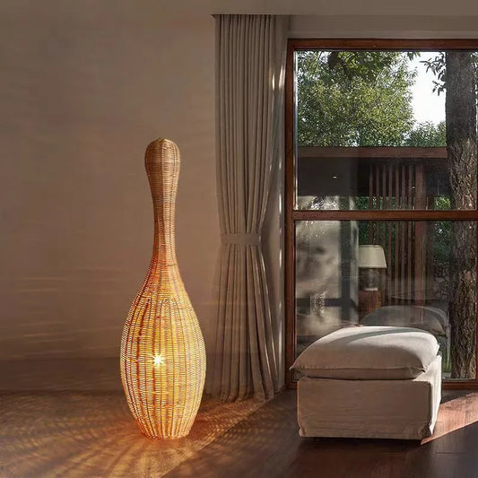 Lampadaire rotin créatif en forme de quille