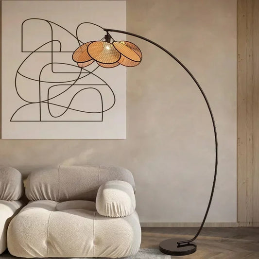 Lampadaire rotin au design de fleur