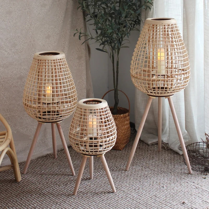 Lampadaire rotin et vintage sur trépied