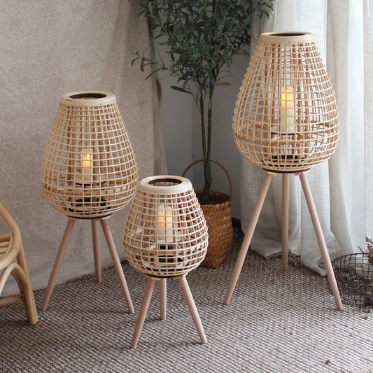 Lampadaire rotin et vintage sur trépied
