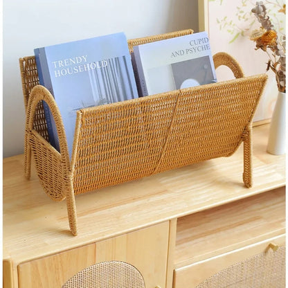 Porte revue rotin compact et pratique