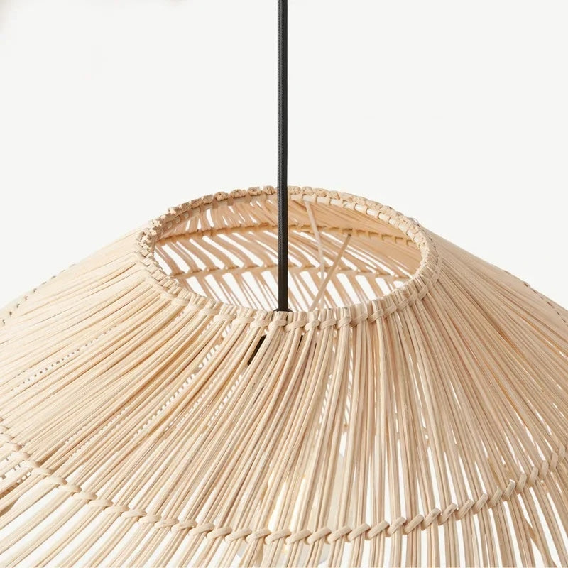 Suspension rotin blanc au design vintage