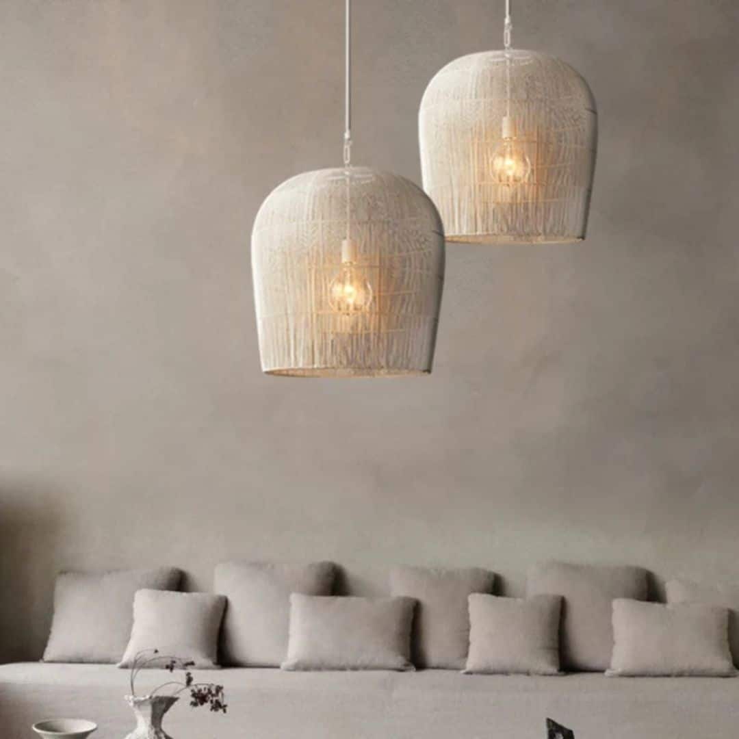 Suspension rotin blanc en forme de cloche
