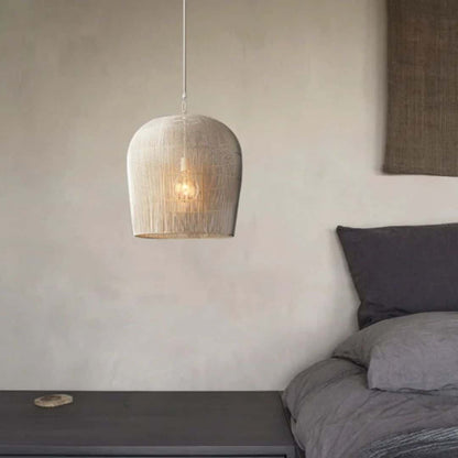 Suspension rotin blanc en forme de cloche