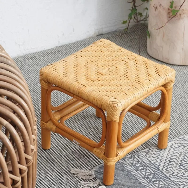 Tabouret rotin carré pratique style rétro