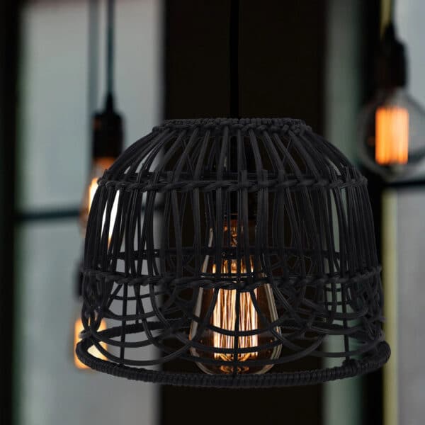 Abat-jour rotin noir artisanal et minimaliste – Image 3