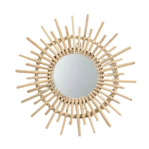 Miroir rond rotin stylé en forme de soleil sur fond blanc