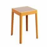 Tabouret rotin élégant et empilable